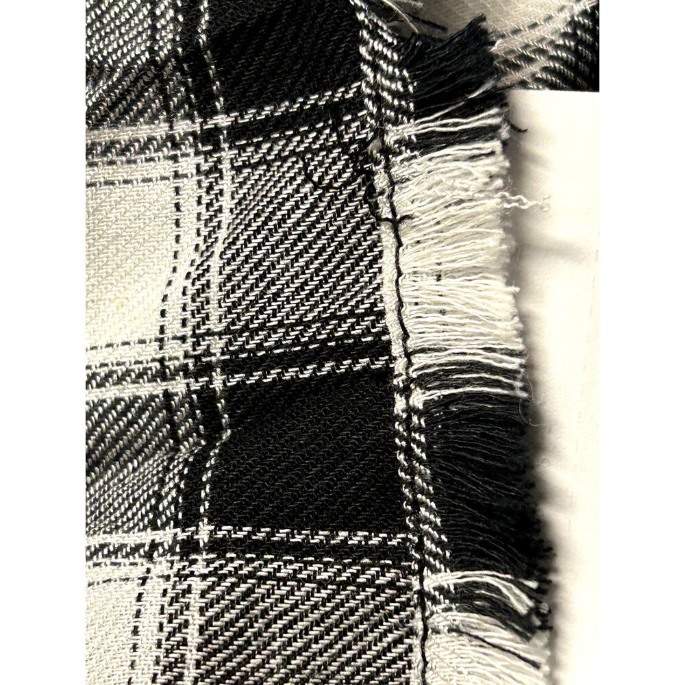 ABOUND Black White Dobby Plaid Small Raw Fringe Hem Crop Top Sz Small destroyed - Picture 4 of 6